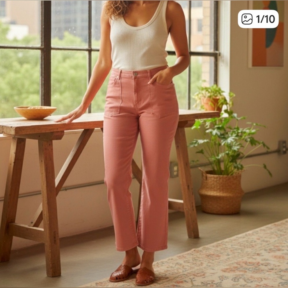Slim Straight High-Rise Jeans in Dusty Pink